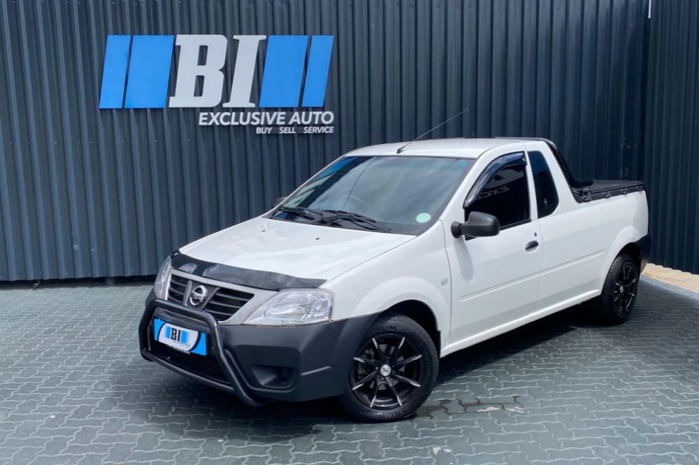 2019 Nissan NP 200 1.6i A/C Safety Pack